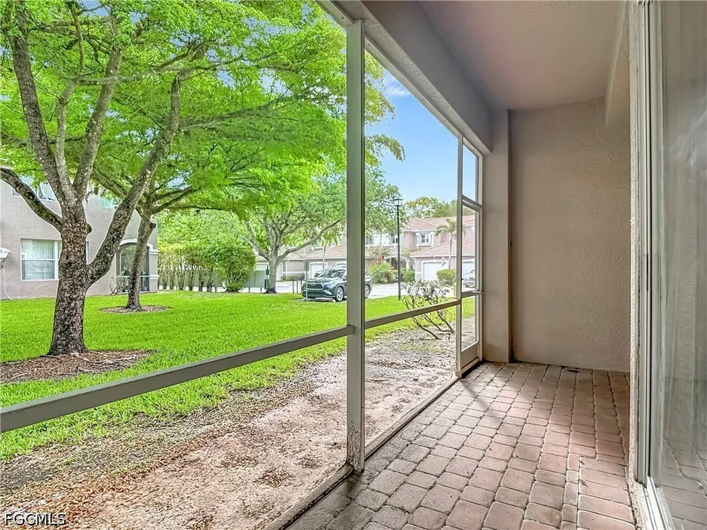 10043 Salina Street Fort Myers FL 33905