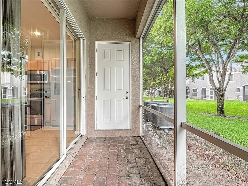 10043 Salina Street Fort Myers FL 33905