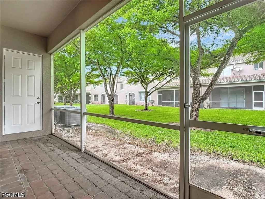 10043 Salina Street Fort Myers FL 33905