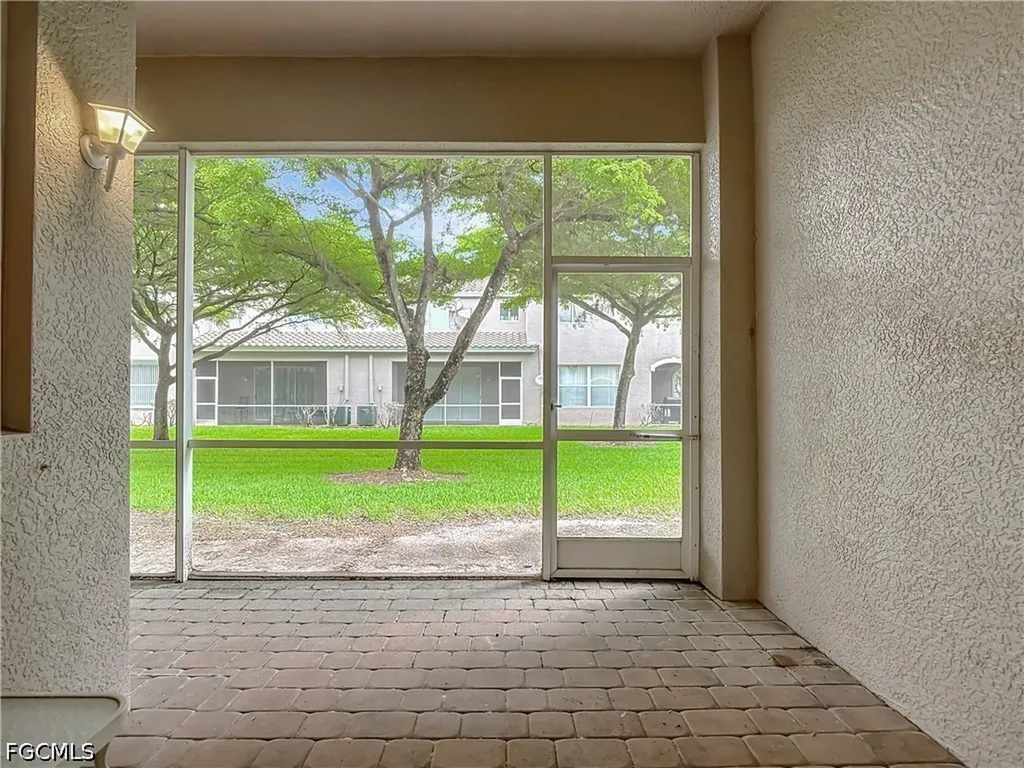 10043 Salina Street Fort Myers FL 33905