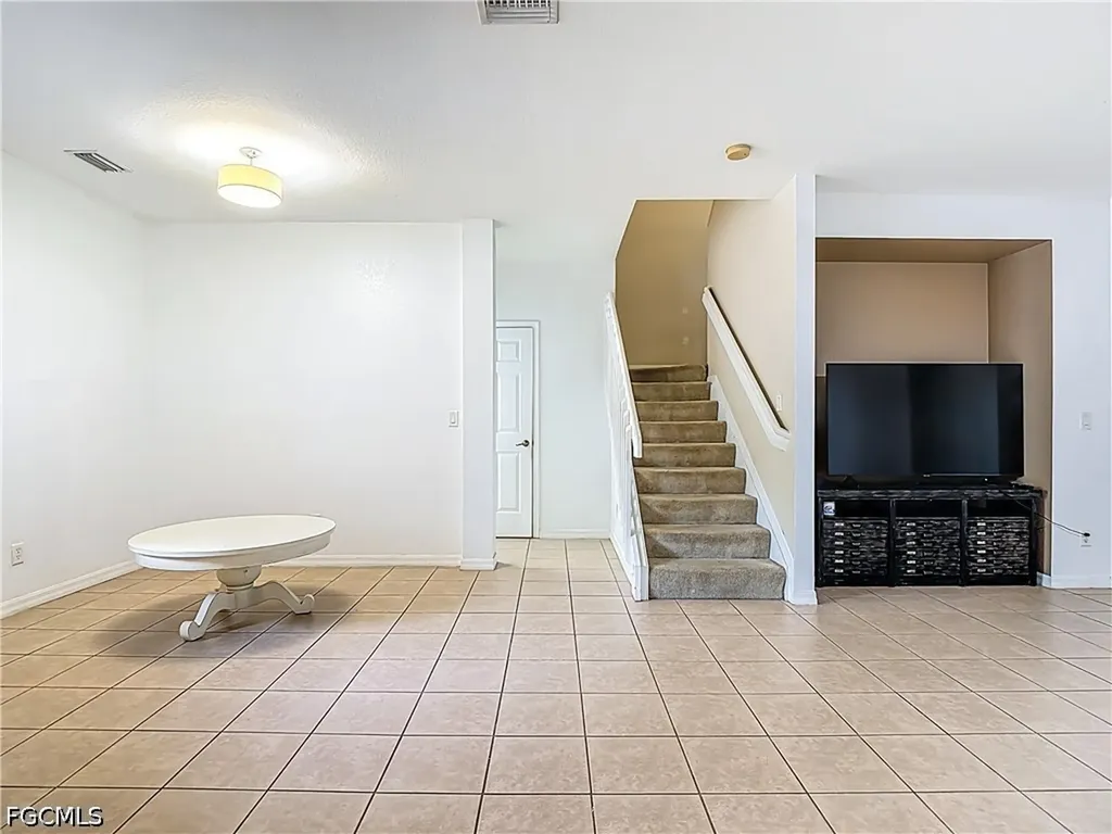 10043 Salina Street Fort Myers FL 33905