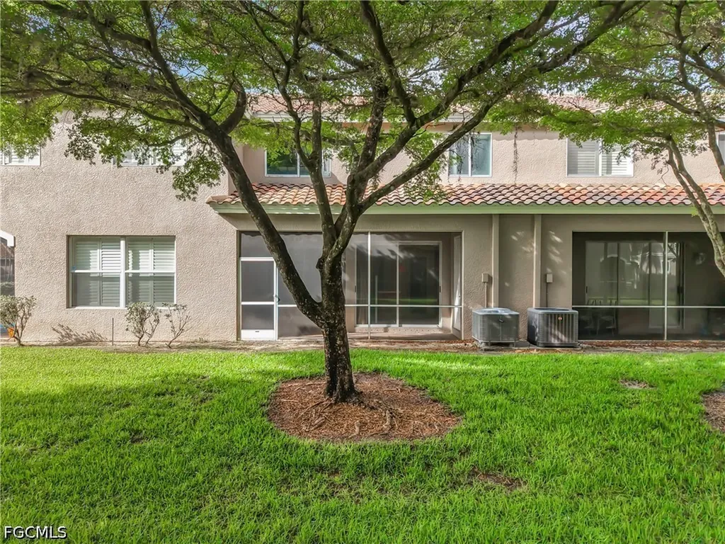 10043 Salina Street Fort Myers FL 33905