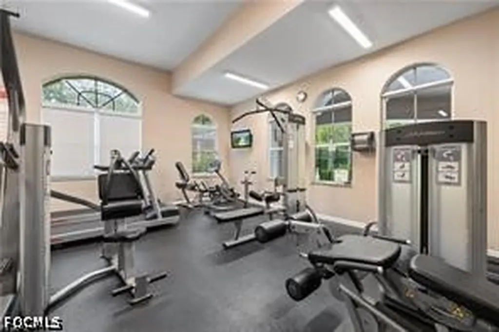 10043 Salina Street Fort Myers FL 33905