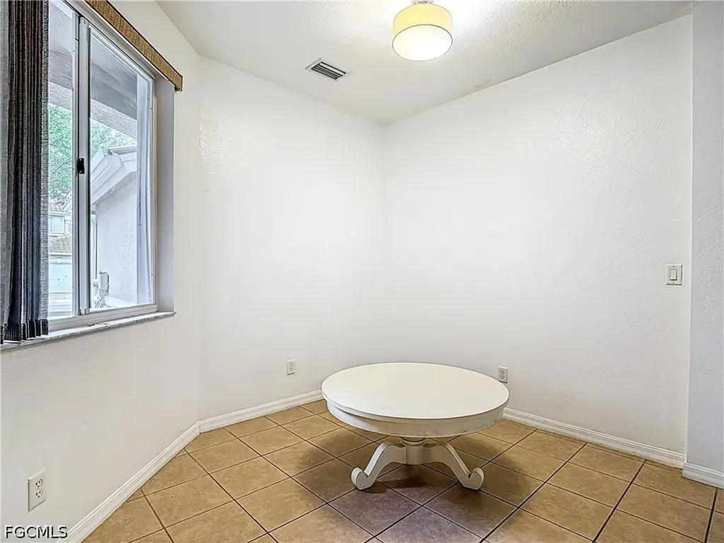 10043 Salina Street Fort Myers FL 33905