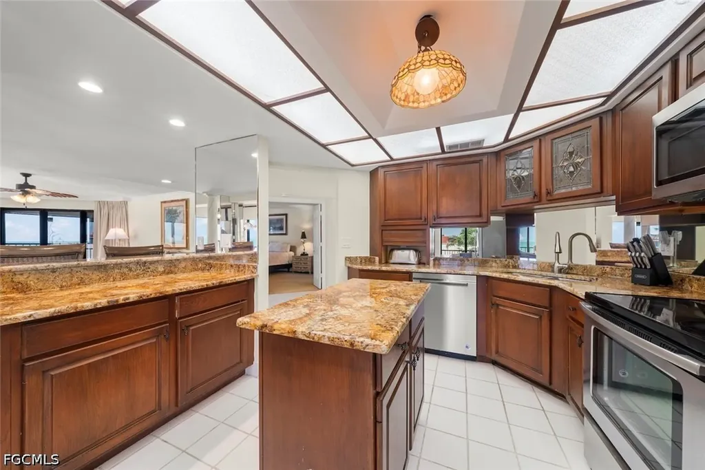 2445 W Gulf Drive Sanibel FL 33957