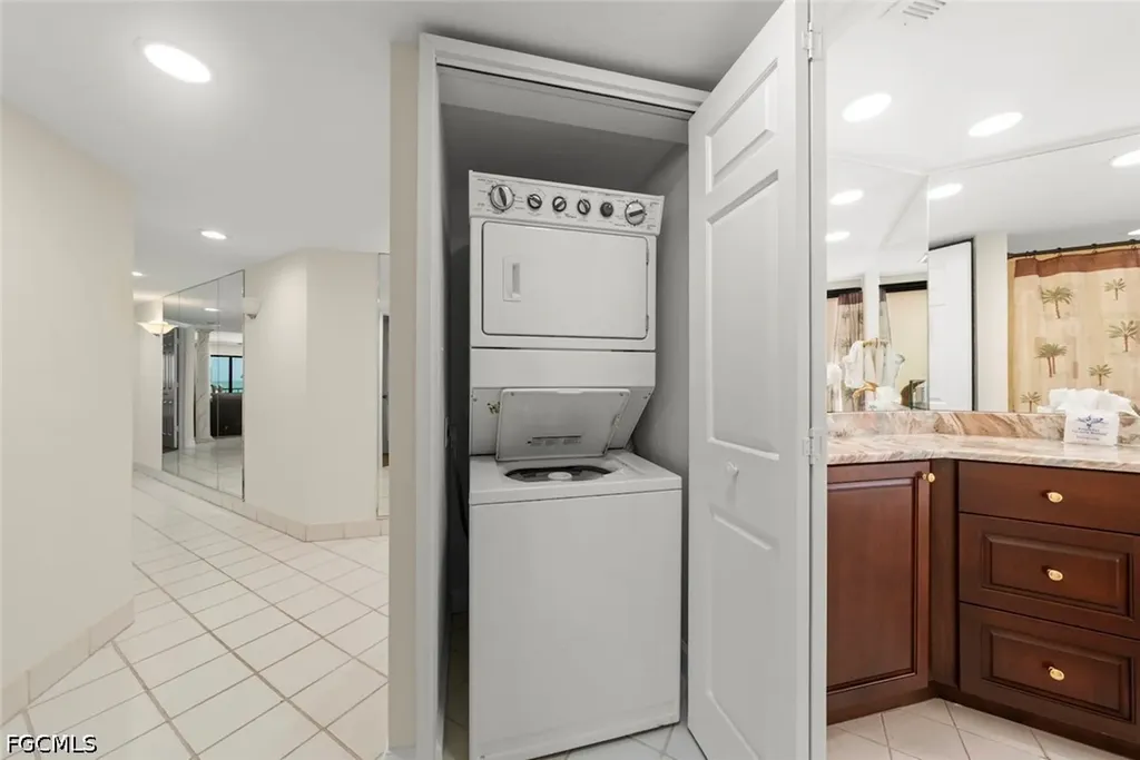 2445 W Gulf Drive Sanibel FL 33957
