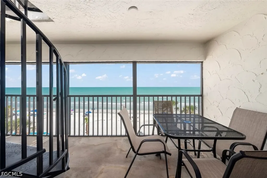 2445 W Gulf Drive Sanibel FL 33957