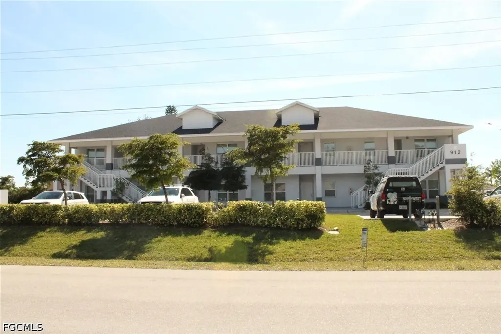 912 SW 39th Terrace Cape Coral FL 33914