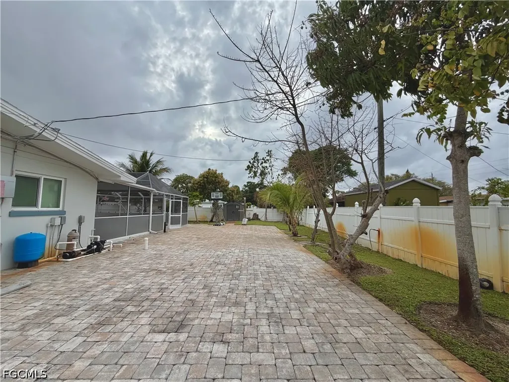 1821 Winkler Avenue Fort Myers FL 33901