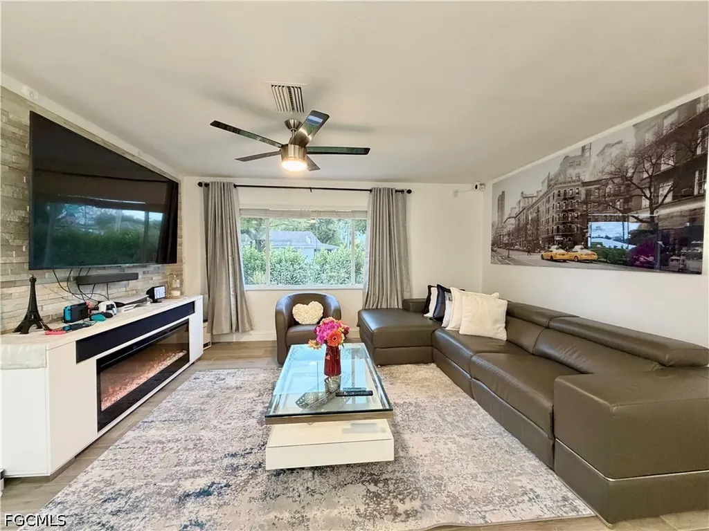 1821 Winkler Avenue Fort Myers FL 33901