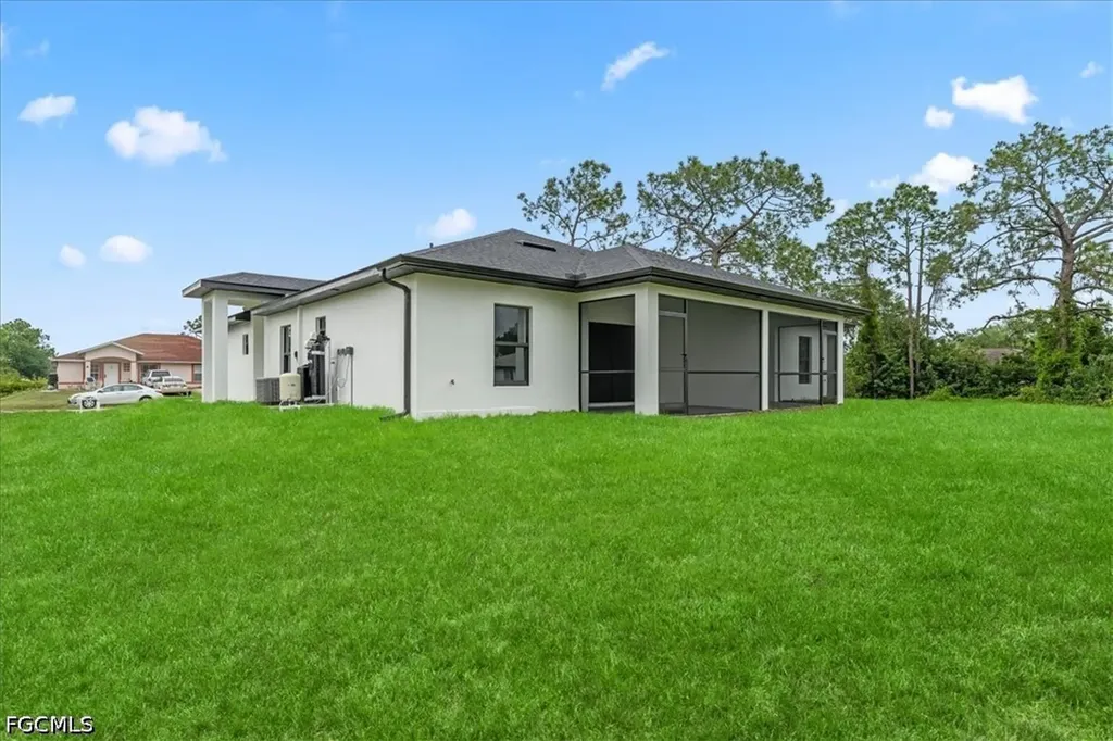 4737-4739 25th Street SW Lehigh Acres FL 33973