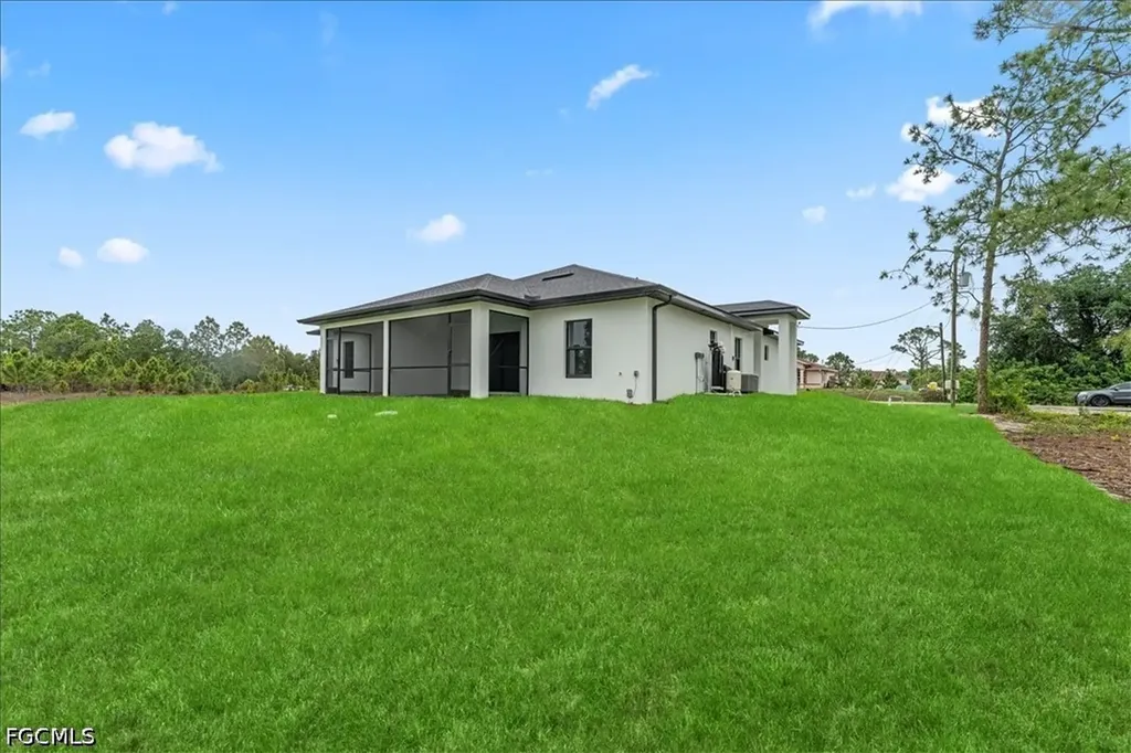 4737-4739 25th Street SW Lehigh Acres FL 33973