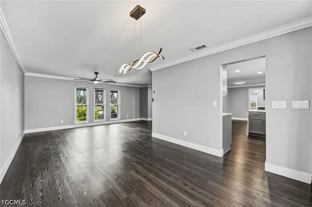 629 SW 22nd Street Cape Coral FL 33991