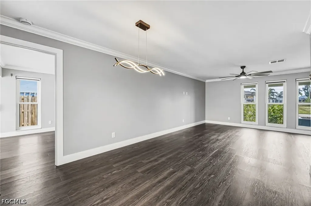 629 SW 22nd Street Cape Coral FL 33991