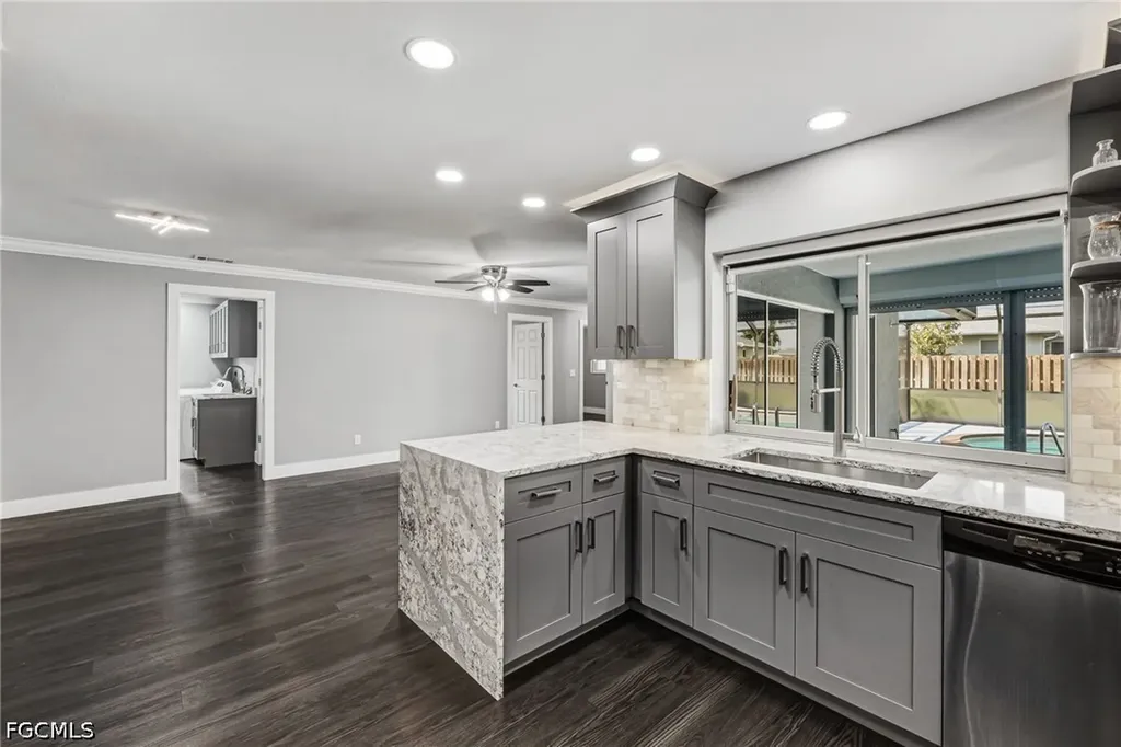 629 SW 22nd Street Cape Coral FL 33991