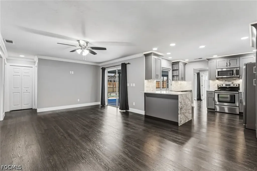 629 SW 22nd Street Cape Coral FL 33991