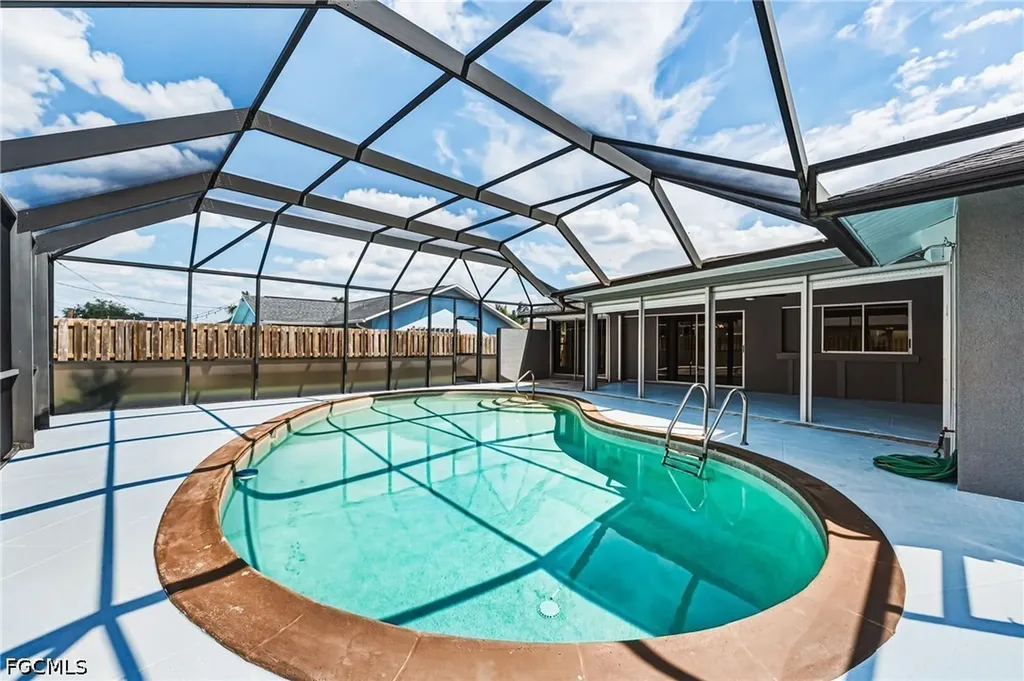 629 SW 22nd Street Cape Coral FL 33991