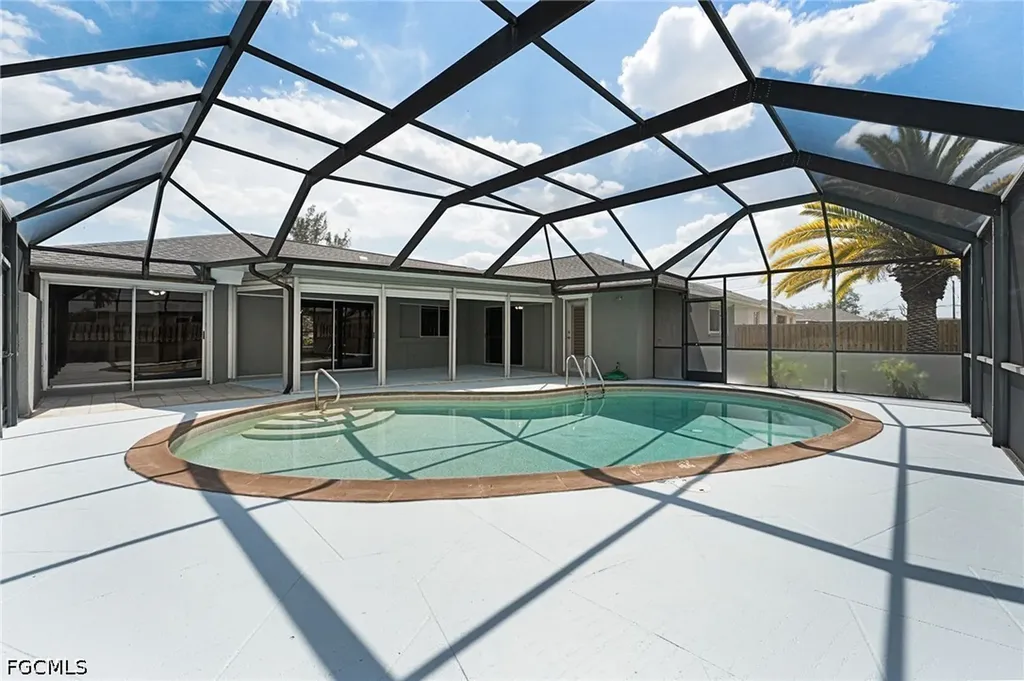 629 SW 22nd Street Cape Coral FL 33991