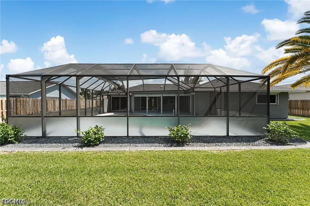 629 SW 22nd Street Cape Coral FL 33991