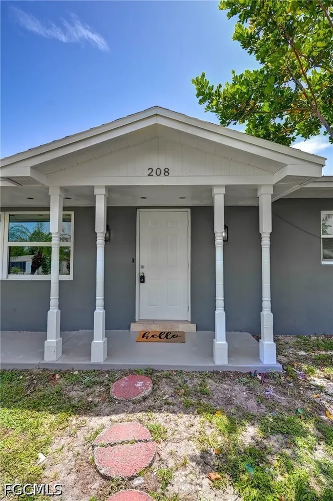 208 Norwich Avenue Lehigh Acres FL 33936