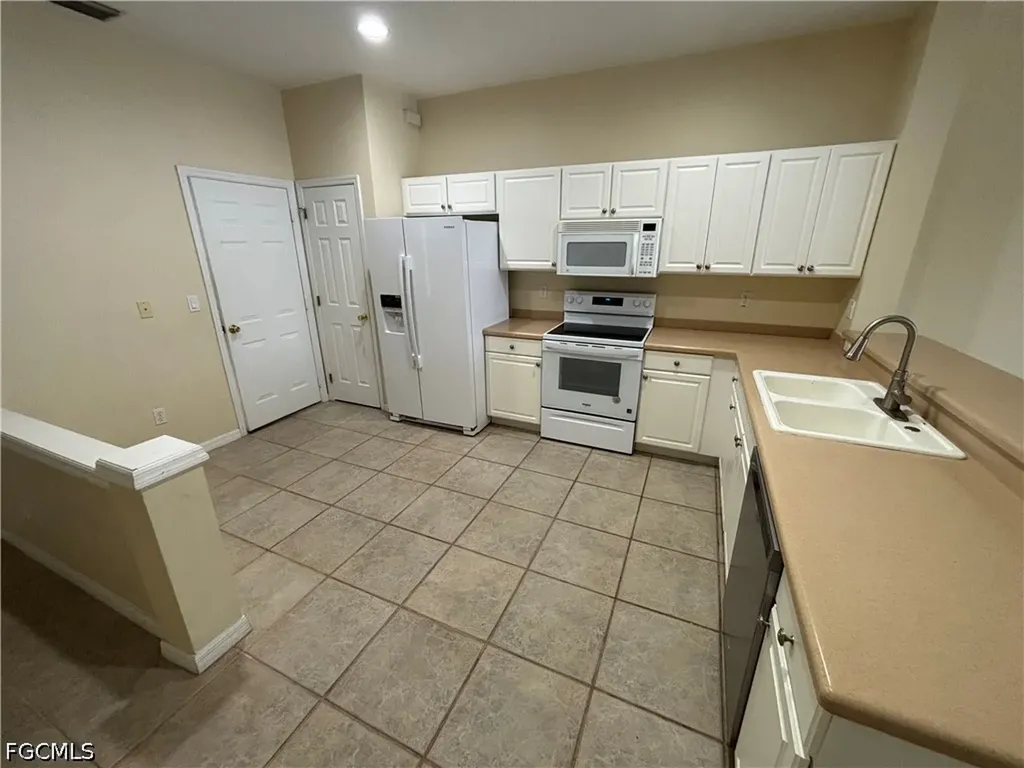 8271 Village Edge Circle Fort Myers FL 33919