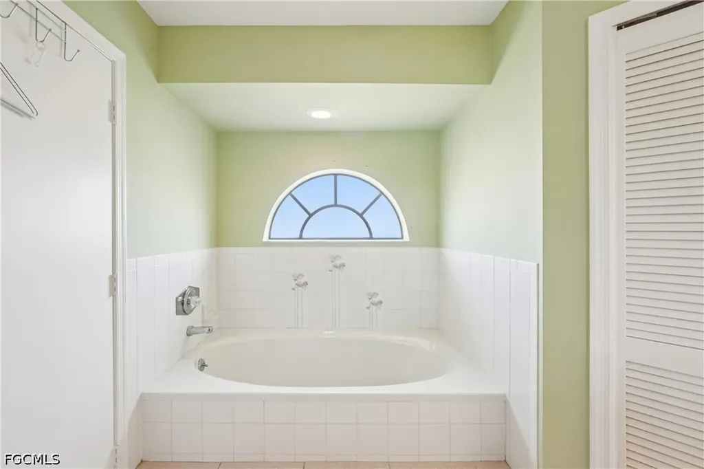 1222 SE 33rd Street Cape Coral FL 33904