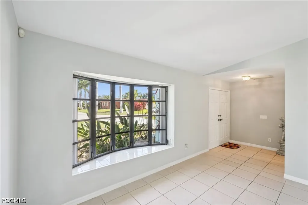1222 SE 33rd Street Cape Coral FL 33904