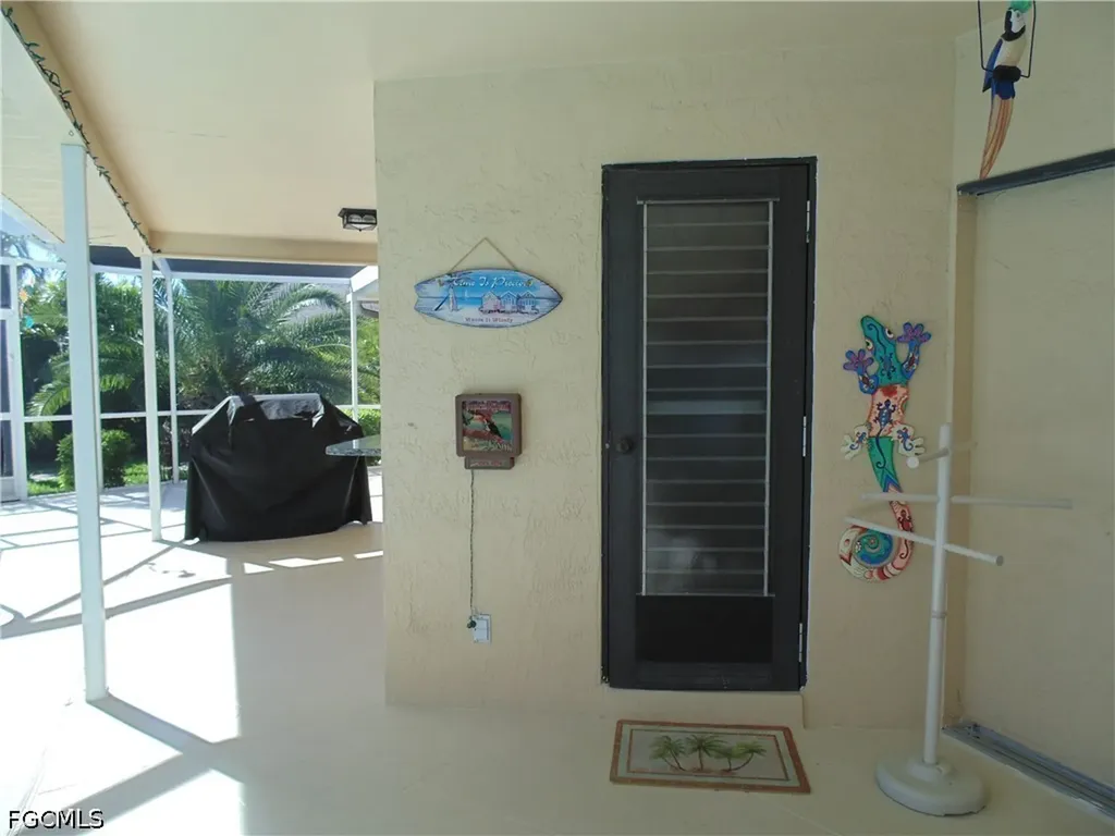4011 SW 2nd Avenue Cape Coral FL 33914