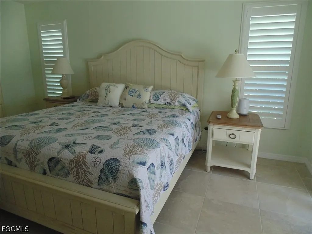 4011 SW 2nd Avenue Cape Coral FL 33914