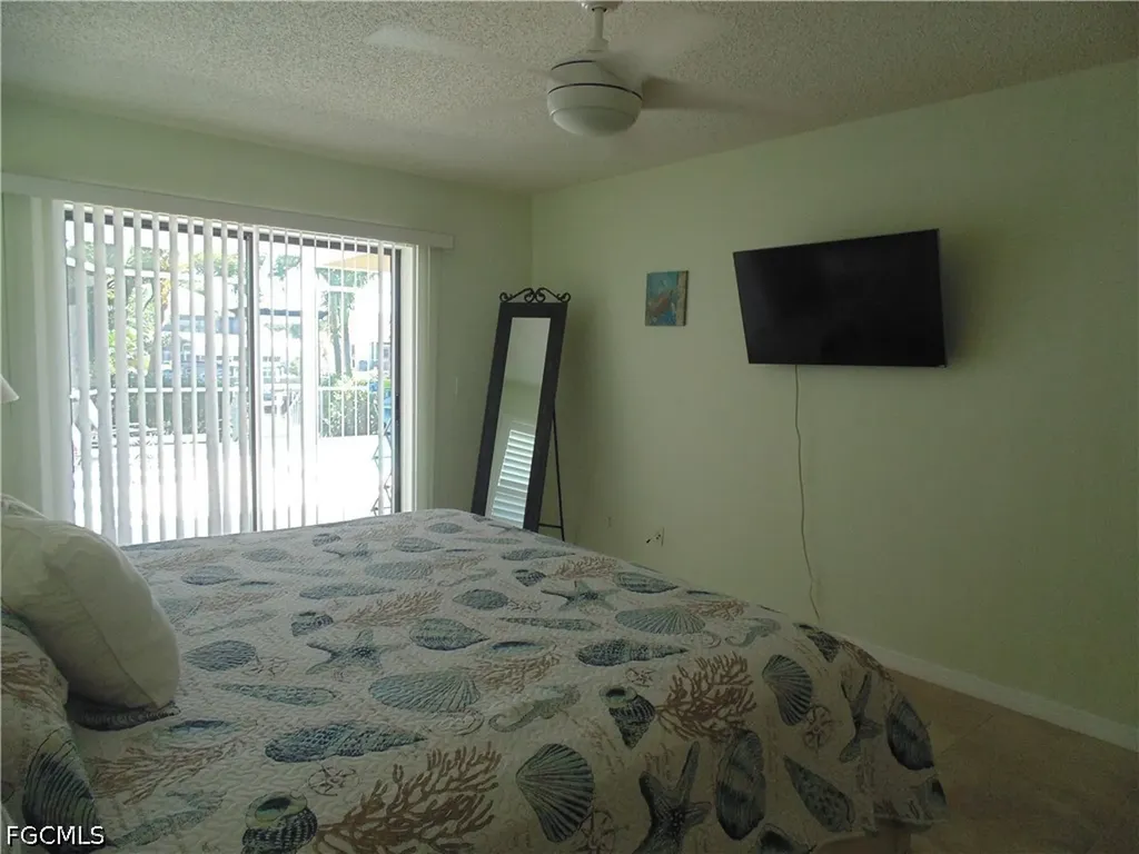 4011 SW 2nd Avenue Cape Coral FL 33914