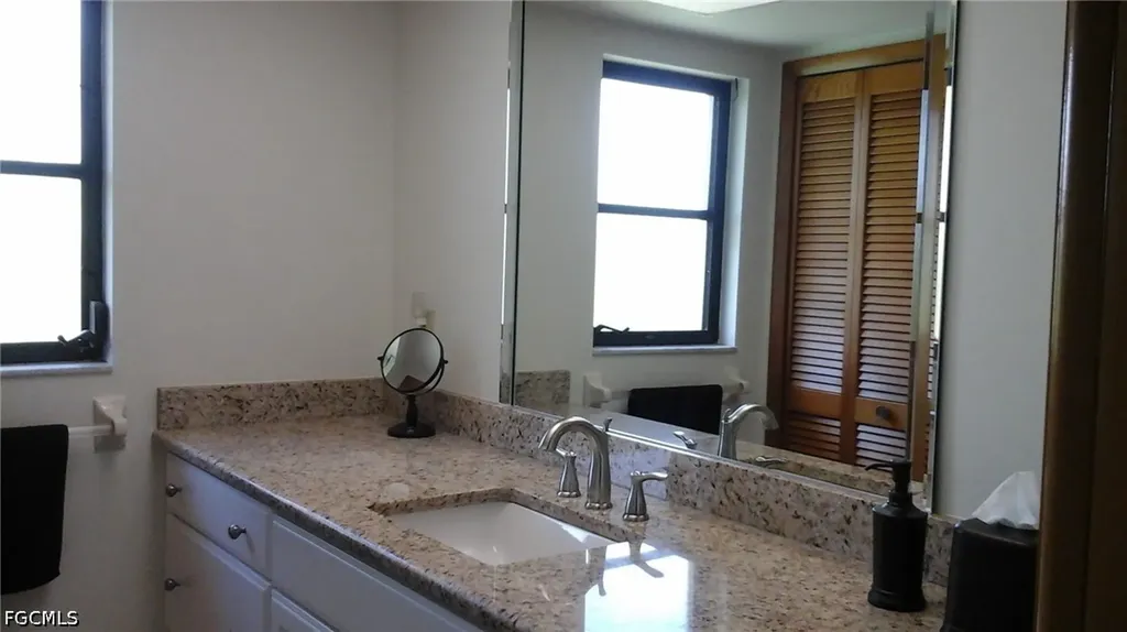 4011 SW 2nd Avenue Cape Coral FL 33914