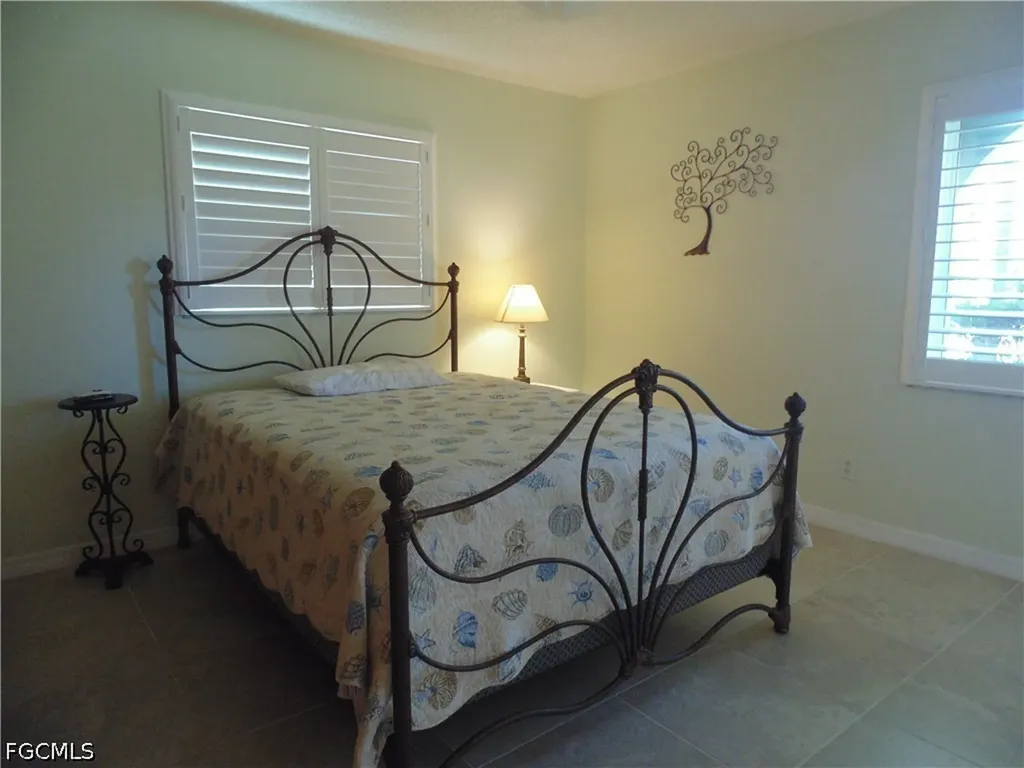 4011 SW 2nd Avenue Cape Coral FL 33914
