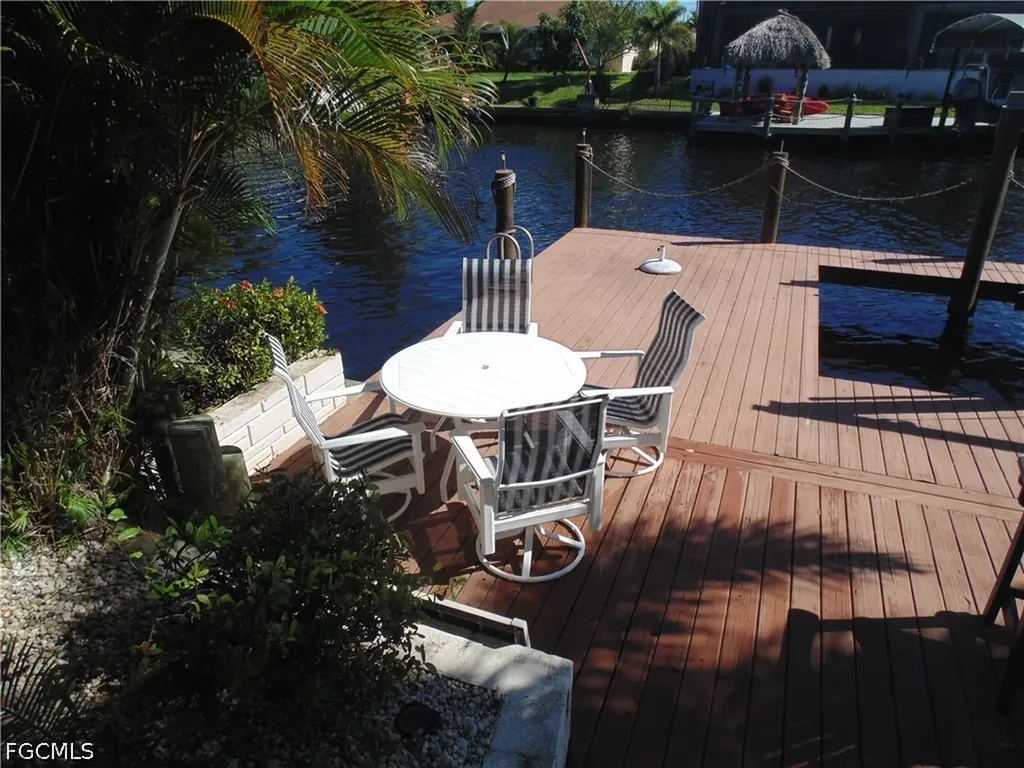 4011 SW 2nd Avenue Cape Coral FL 33914