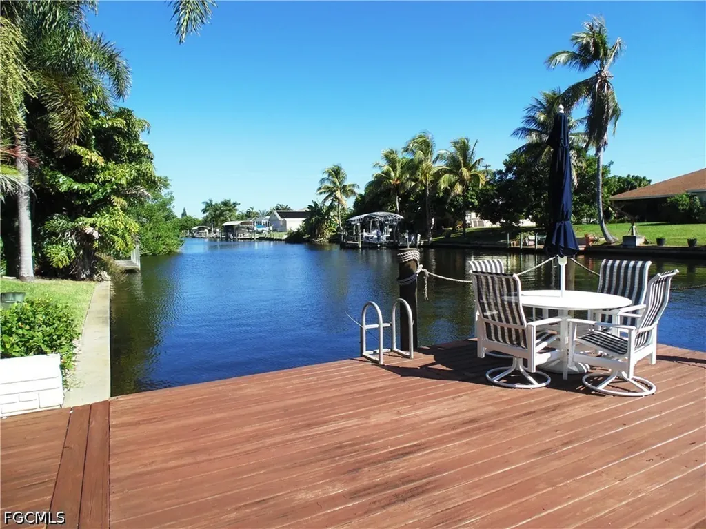 4011 SW 2nd Avenue Cape Coral FL 33914