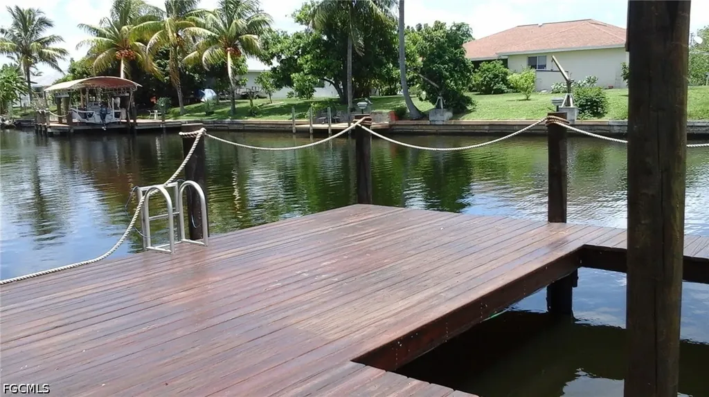 4011 SW 2nd Avenue Cape Coral FL 33914