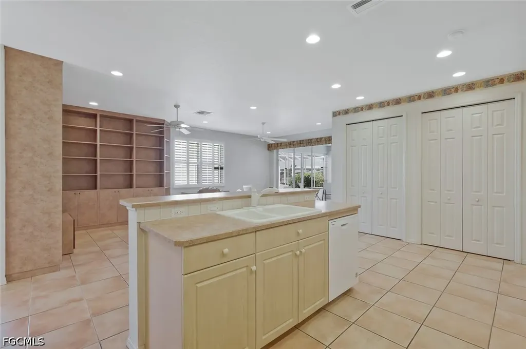 1726 Emerald Cove Circle Cape Coral FL 33991