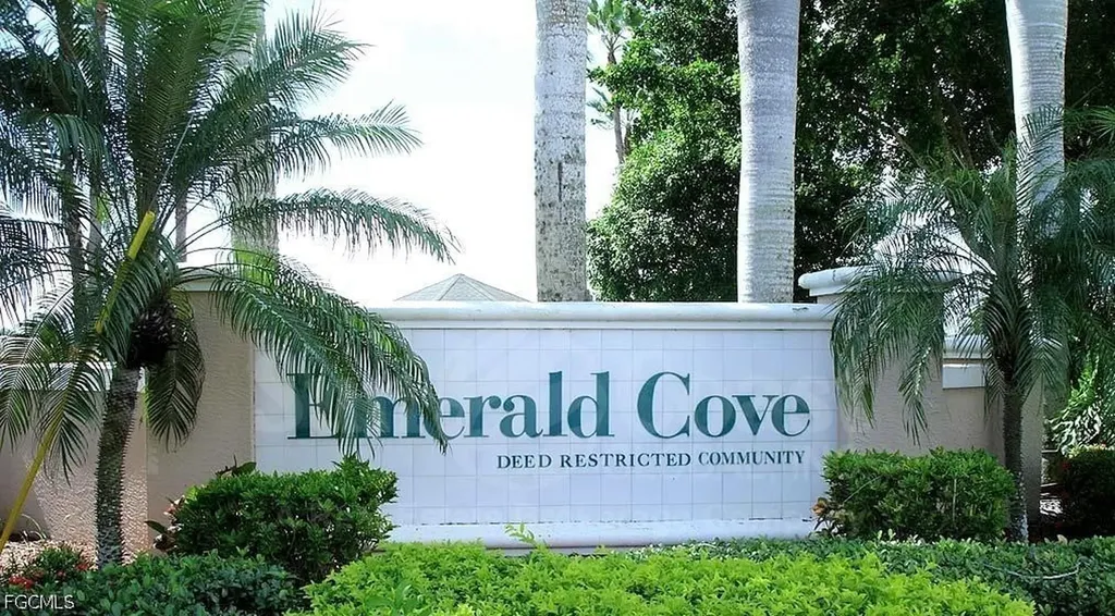 1726 Emerald Cove Circle Cape Coral FL 33991