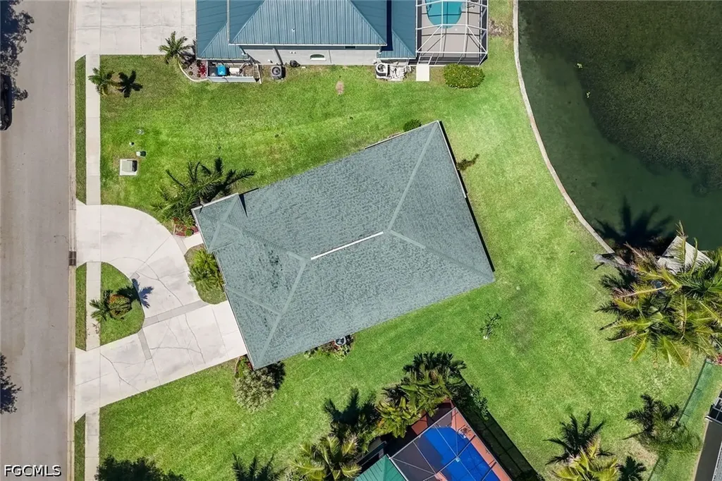 1726 Emerald Cove Circle Cape Coral FL 33991