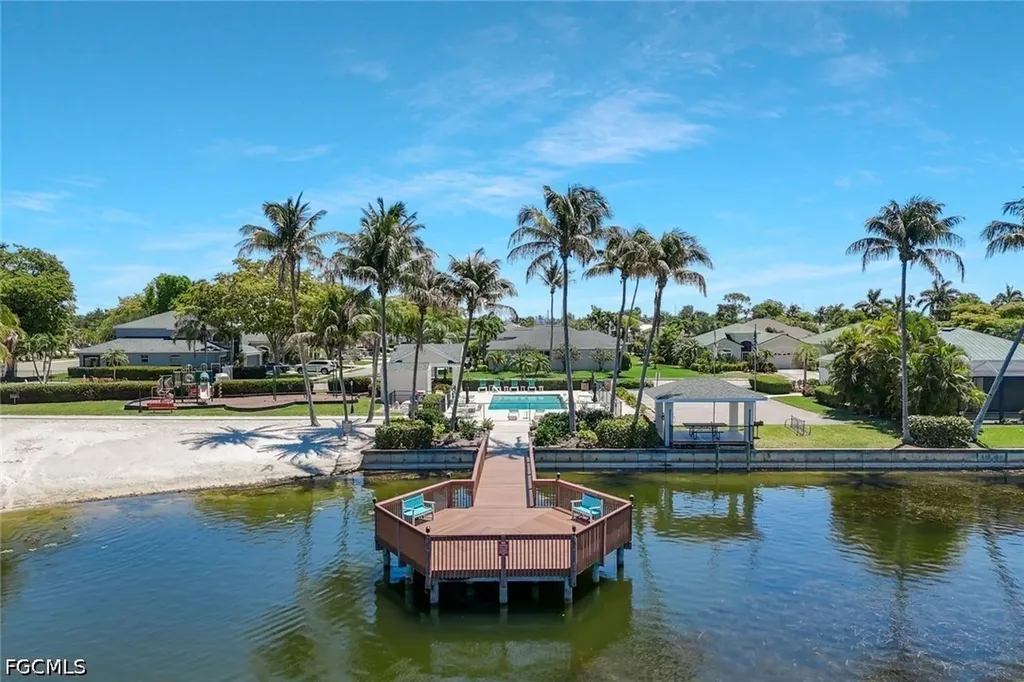 1726 Emerald Cove Circle Cape Coral FL 33991