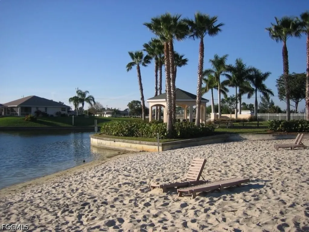 1726 Emerald Cove Circle Cape Coral FL 33991