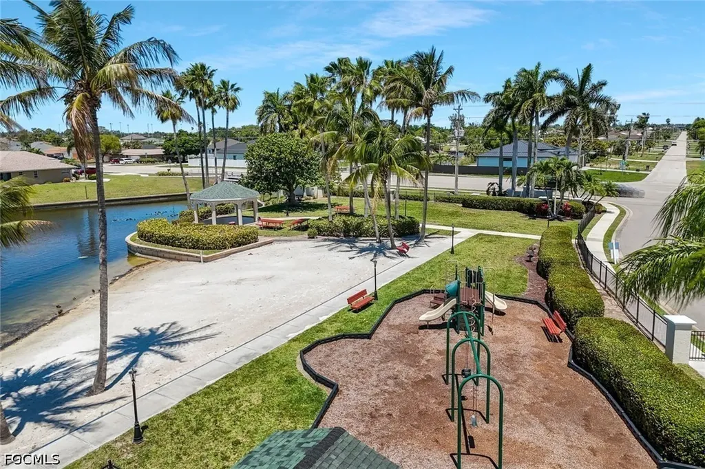 1726 Emerald Cove Circle Cape Coral FL 33991