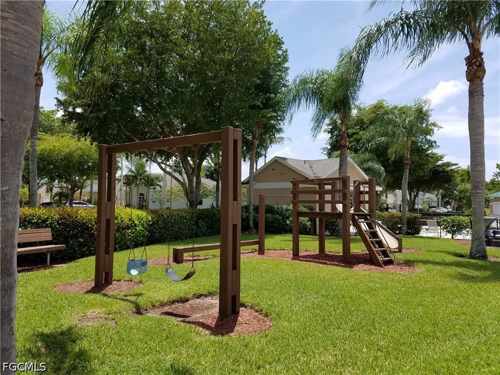 1726 Emerald Cove Circle Cape Coral FL 33991
