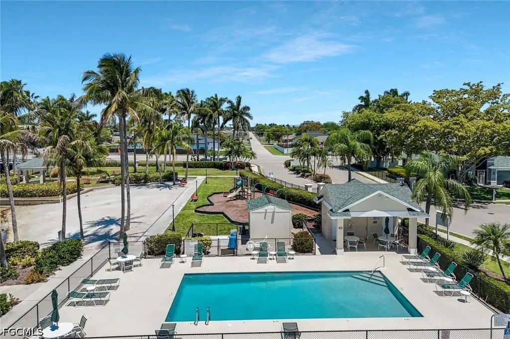 1726 Emerald Cove Circle Cape Coral FL 33991