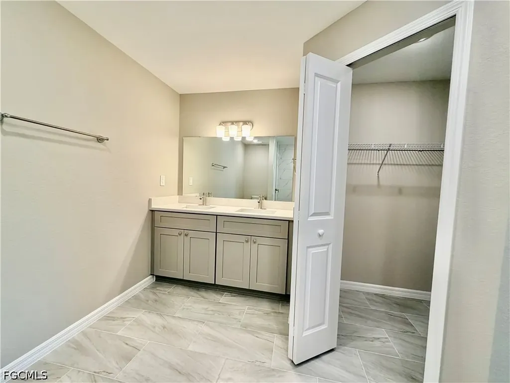 2229 NW 24th Terrace Cape Coral FL 33993