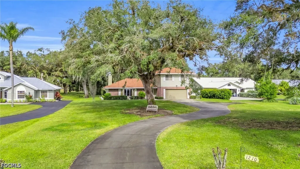 1210 Riverbend Drive Labelle FL 33935