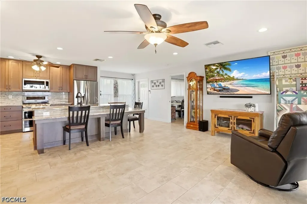 1119 SE 28th Terrace Cape Coral FL 33904