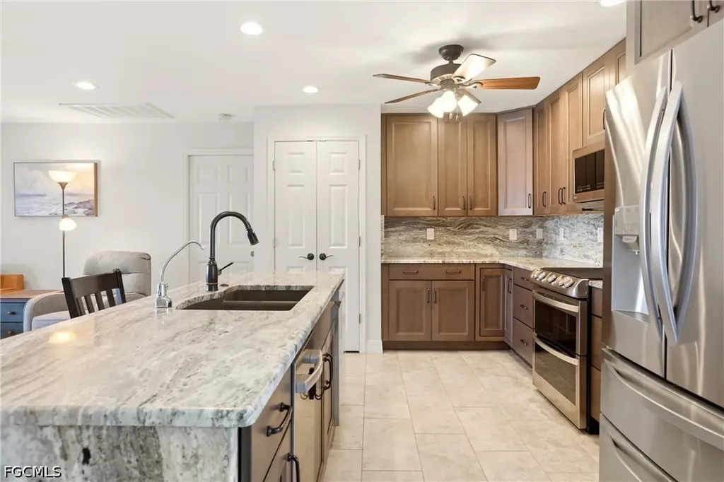 1119 SE 28th Terrace Cape Coral FL 33904