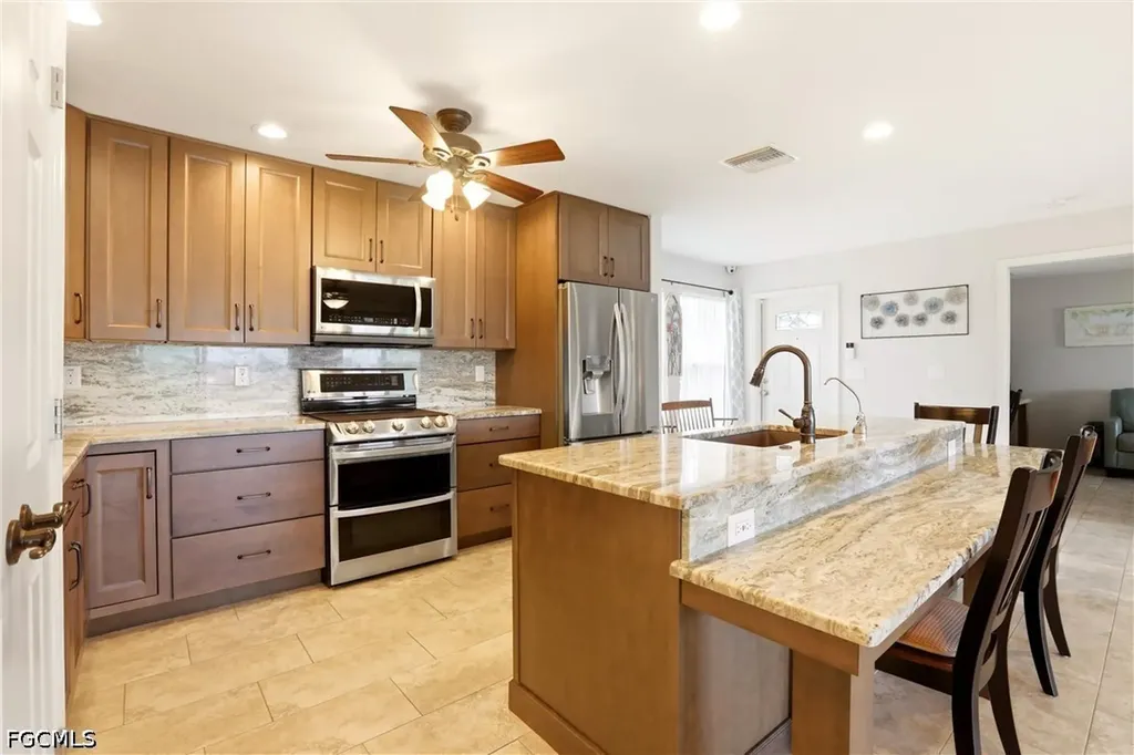 1119 SE 28th Terrace Cape Coral FL 33904