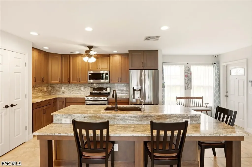 1119 SE 28th Terrace Cape Coral FL 33904
