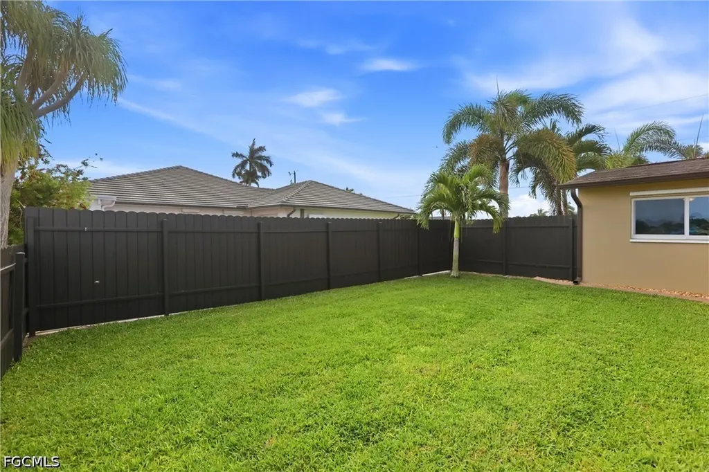 1119 SE 28th Terrace Cape Coral FL 33904
